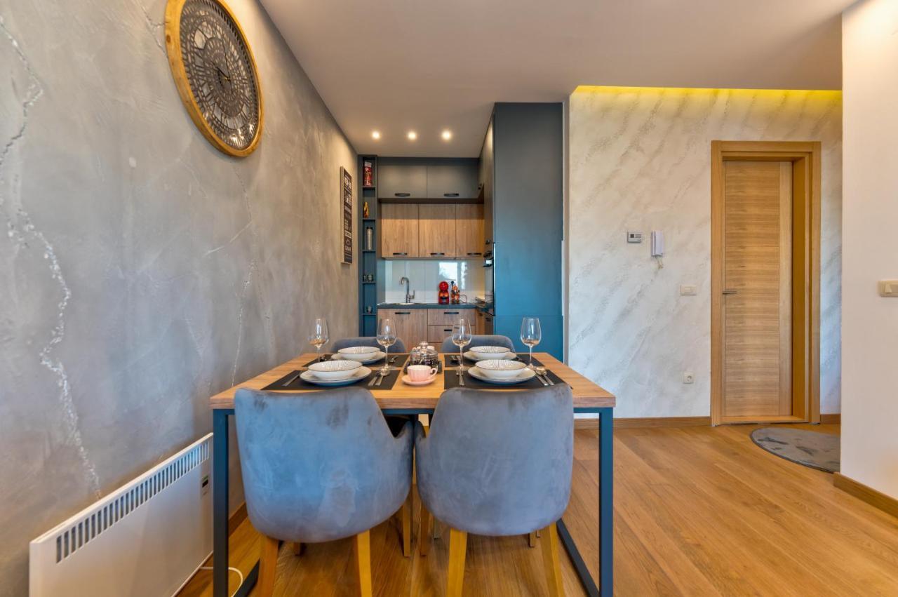 Mount La Boheme Apartment *