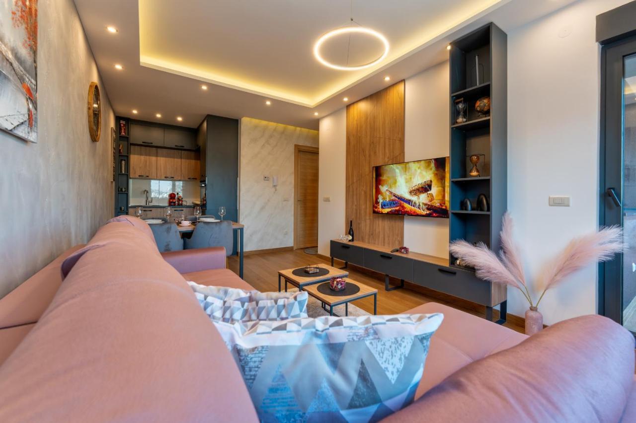 Mount La Boheme Apartment