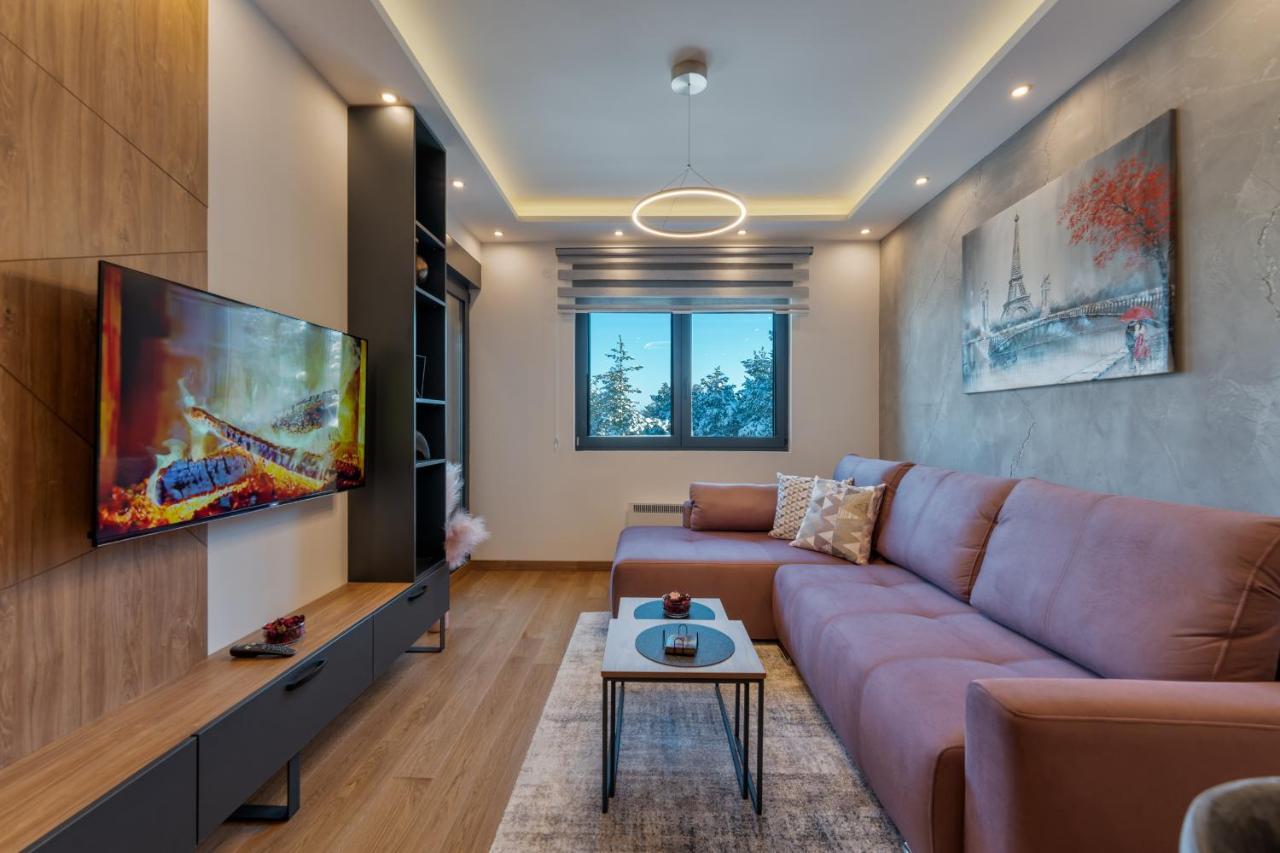 Mount La Boheme Apartment *