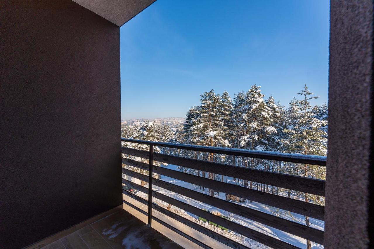 Mount La Boheme Apartment *